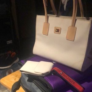 Tommy hilfier purse